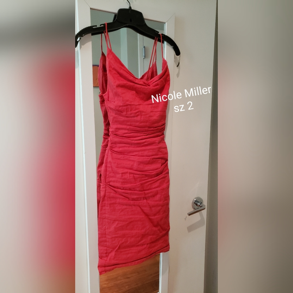 Nicole Miller sz 2 red ruched dress